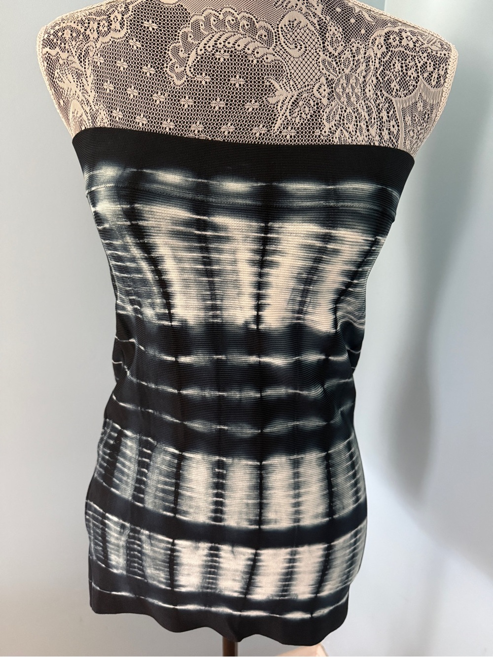 BCBGMaxAzria Navy/White Strapless Tie-Dye Tube Dress/skirt/or top